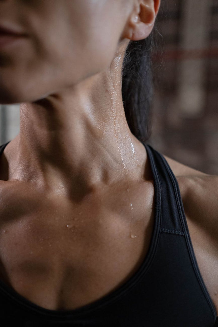 How to Lose Belly Fat: What the Trials Show About Crunches, Cardio and Sleep, and the Operator's 12-Week Protocol